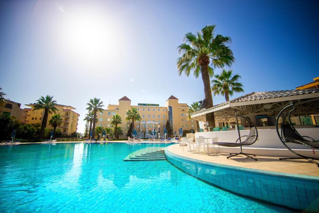 Hotel Adriatik دوريس - بعيون عربية