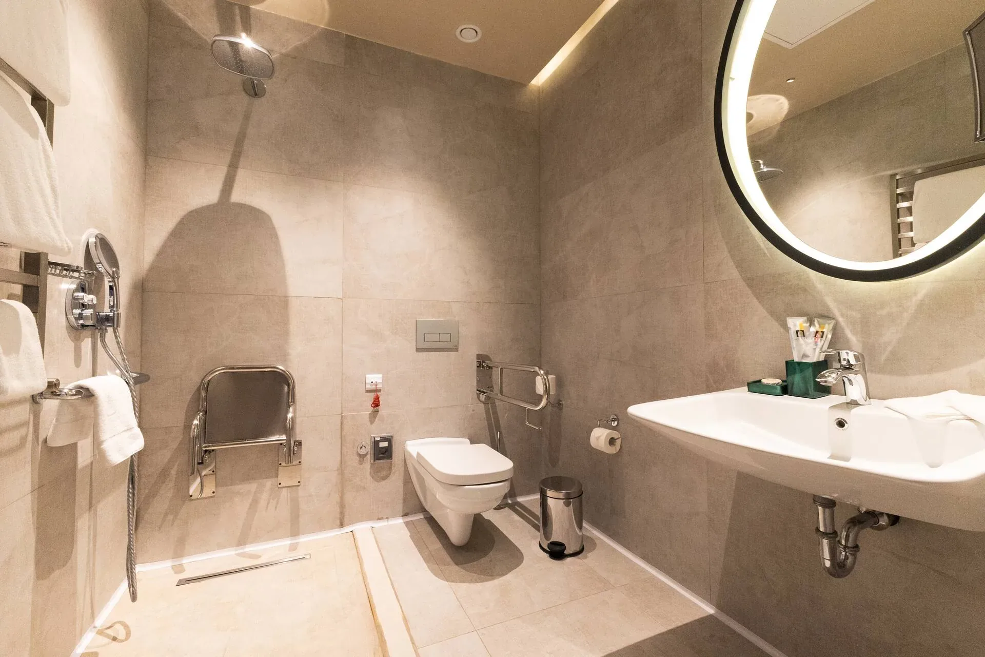 صورة hilton24 من بعيون عربية للسياحة والسفر